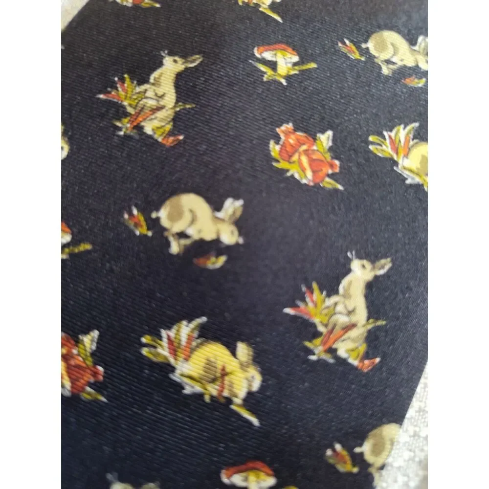 Burberrys Men's Silk Necktie Rabbits 56x4